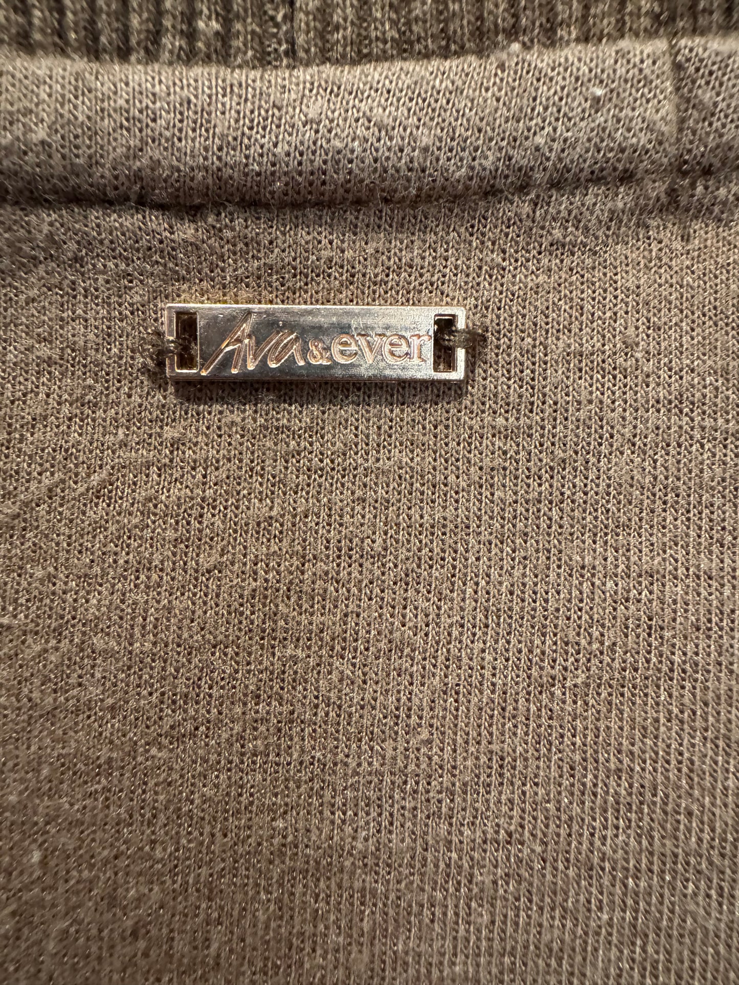 Ava & Ever Cropped Sweatshirt – Size 8