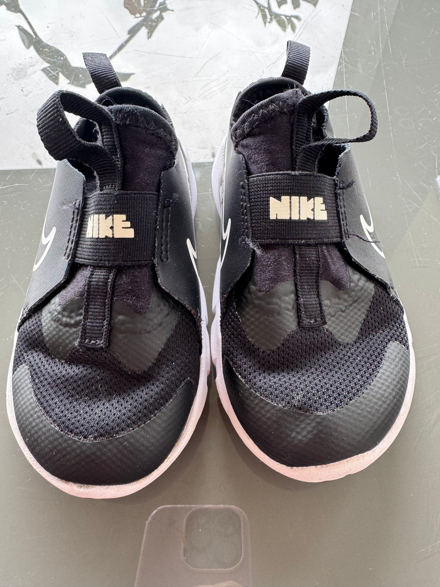 Nike Flex Runner 2 – Black/White – US 9C