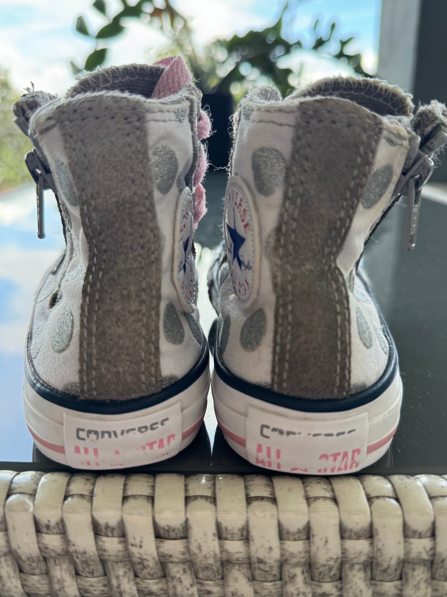 Converse Chuck Taylor Junior High Tops – Glitter Polka Dot 10.5