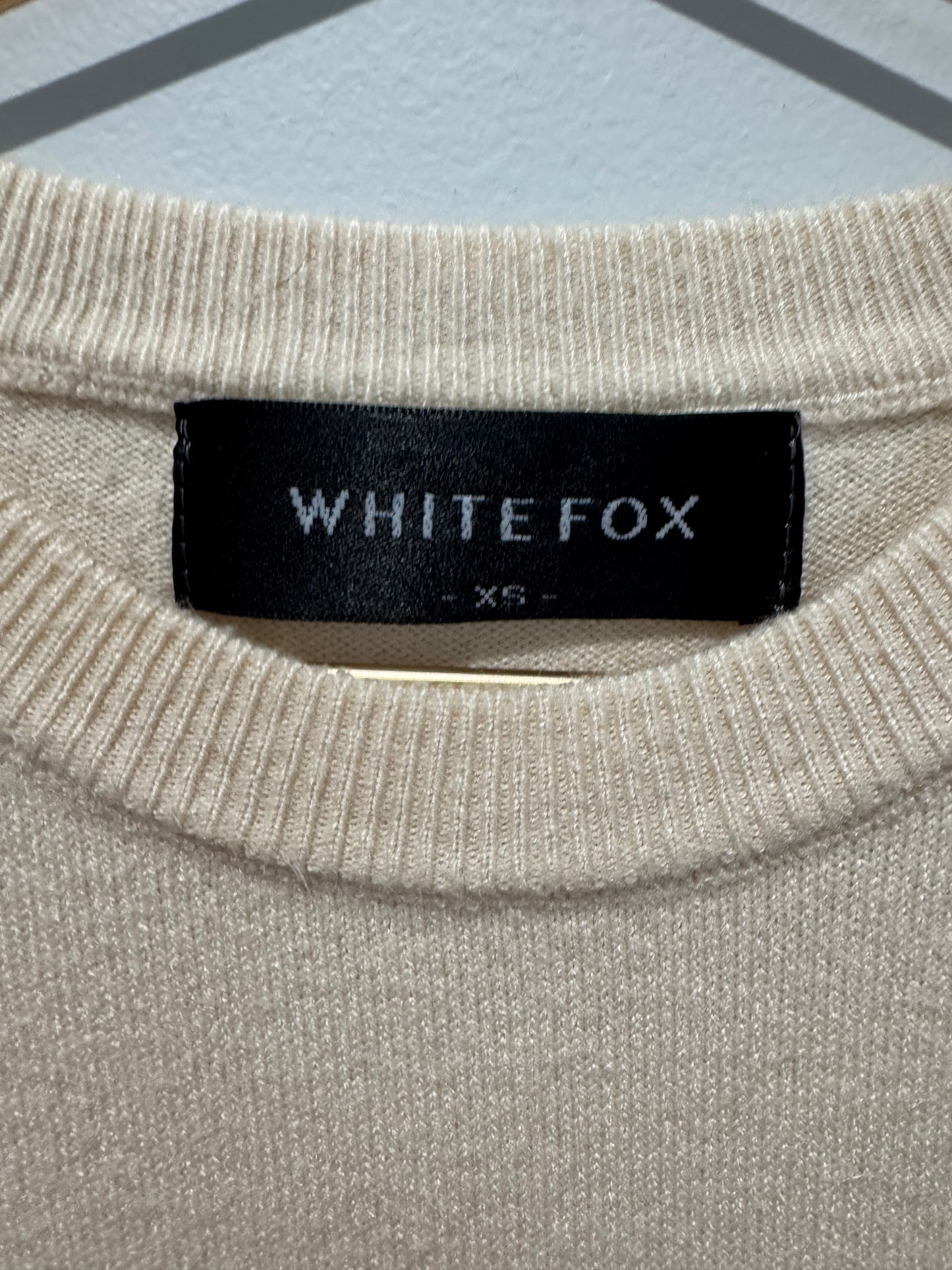 White Fox Cropped Knit Sweater – XS