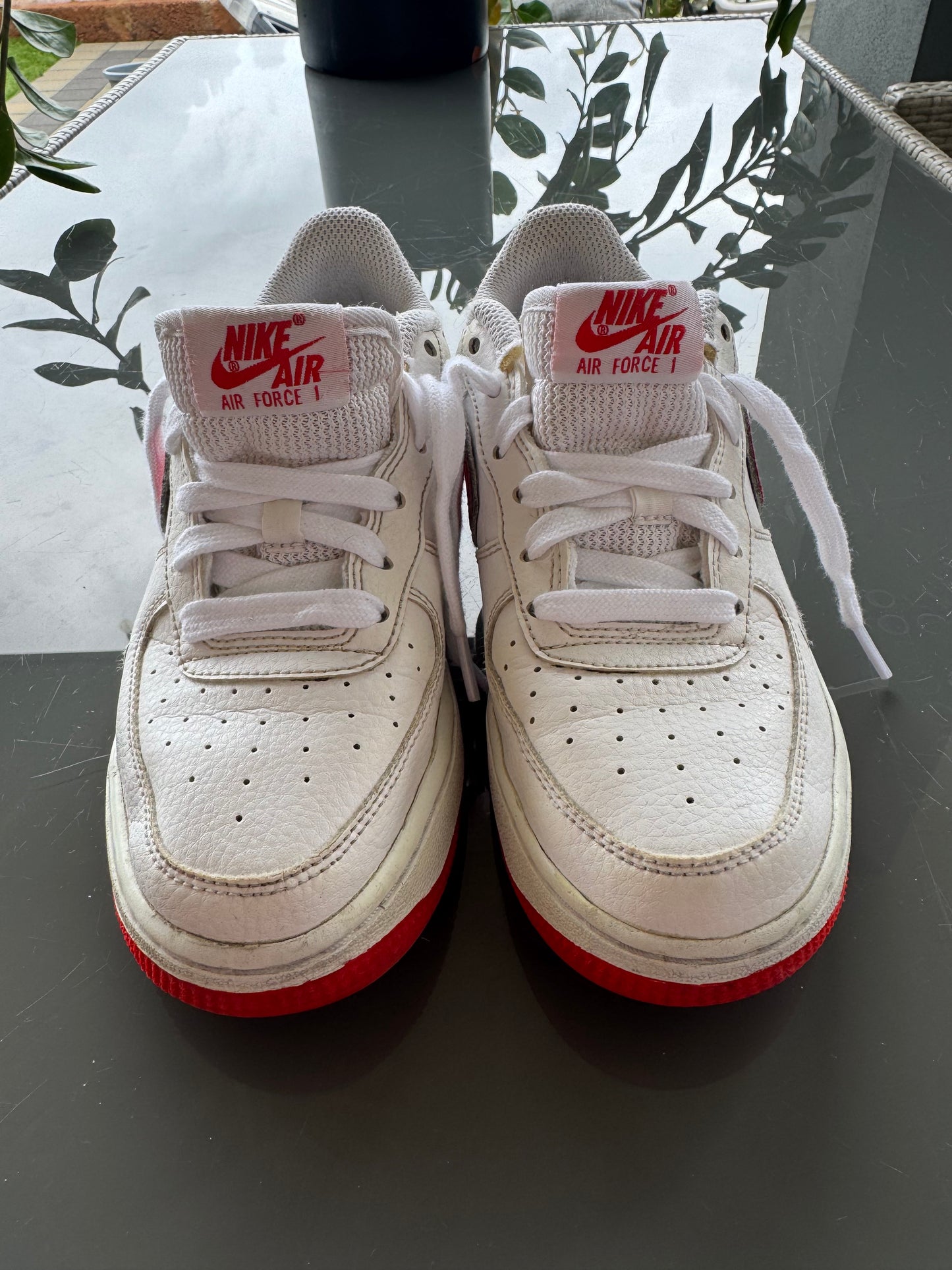Nike Air Force 1 Low – White/Red – US 4Y