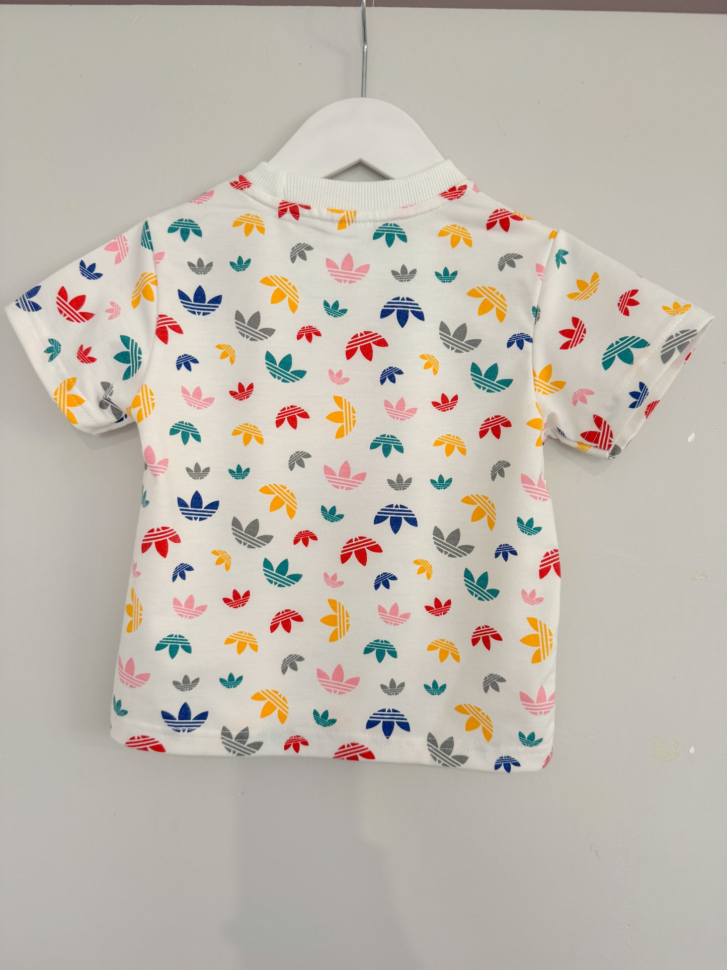 Adidas Kids Tee – Size XS
