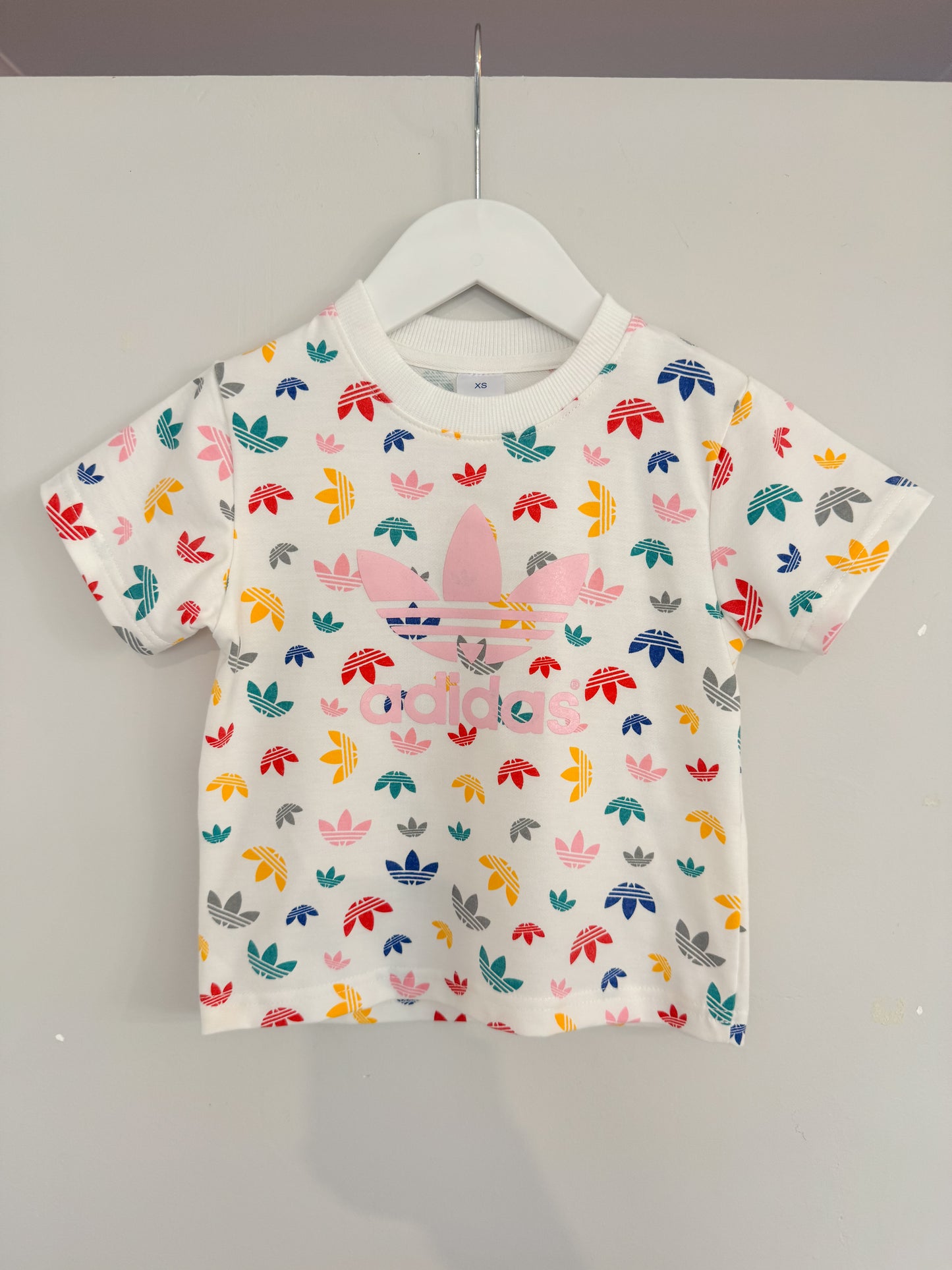Adidas Kids Tee – Size XS