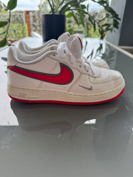 Nike Air Force 1 Low – White/Red – US 4Y