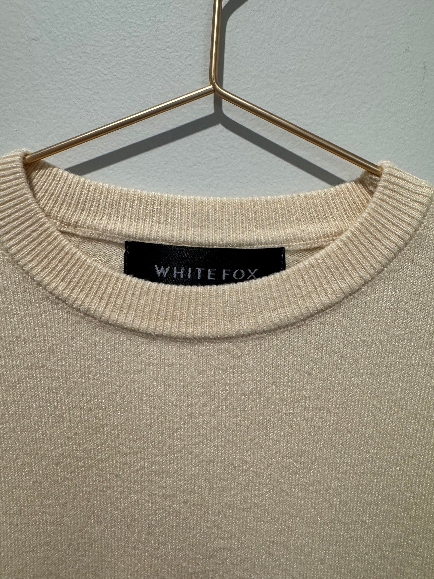 White Fox Cropped Knit Sweater – XS