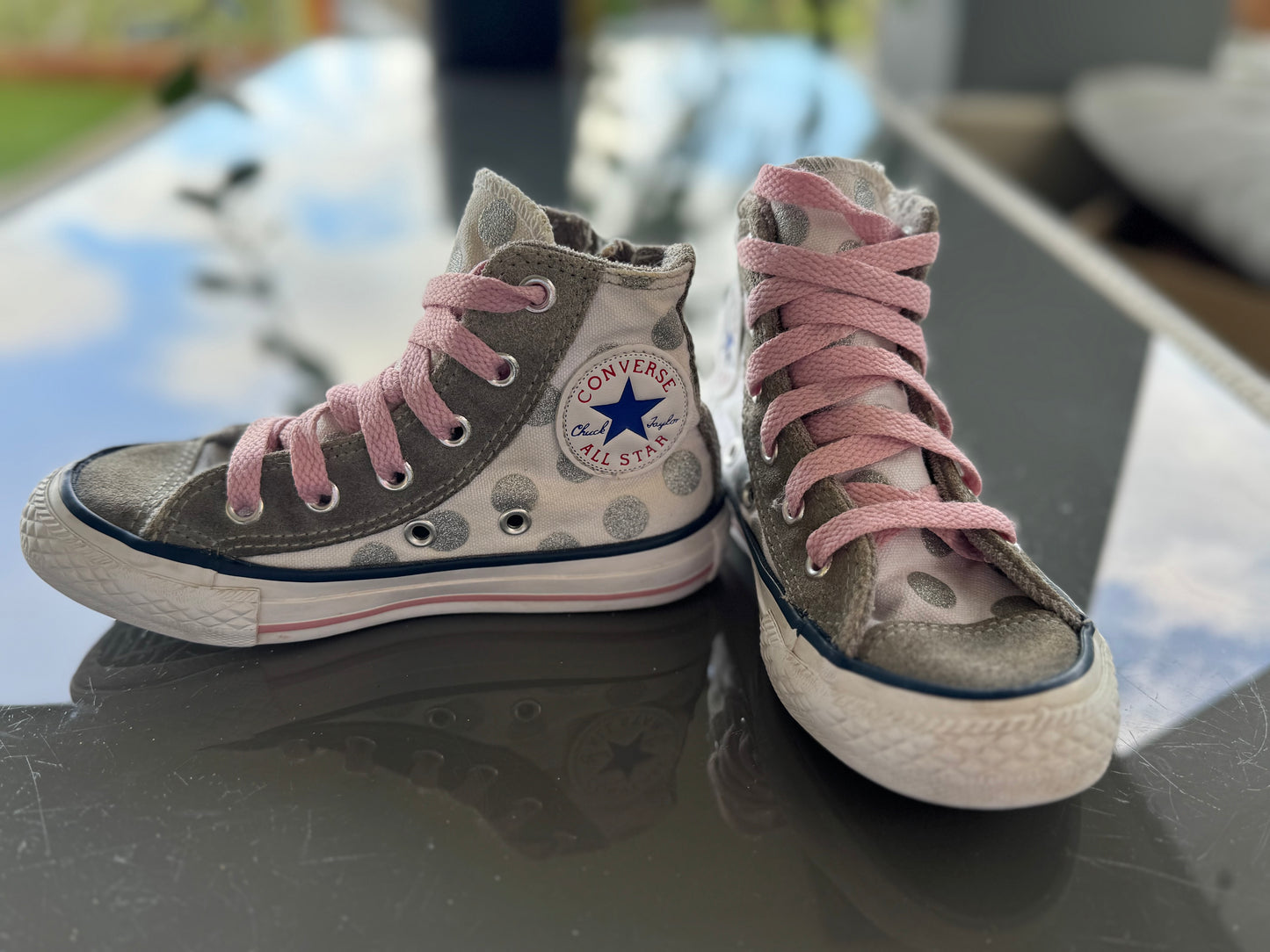 Converse Chuck Taylor Junior High Tops – Glitter Polka Dot 10.5